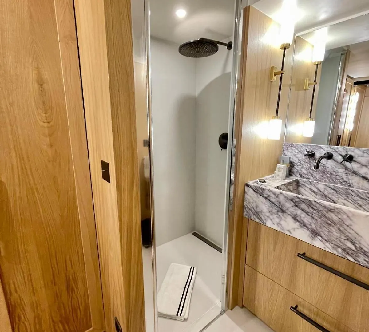 דירה Luxueux Appartement, Avec Terrasse Vue Champs-elysees