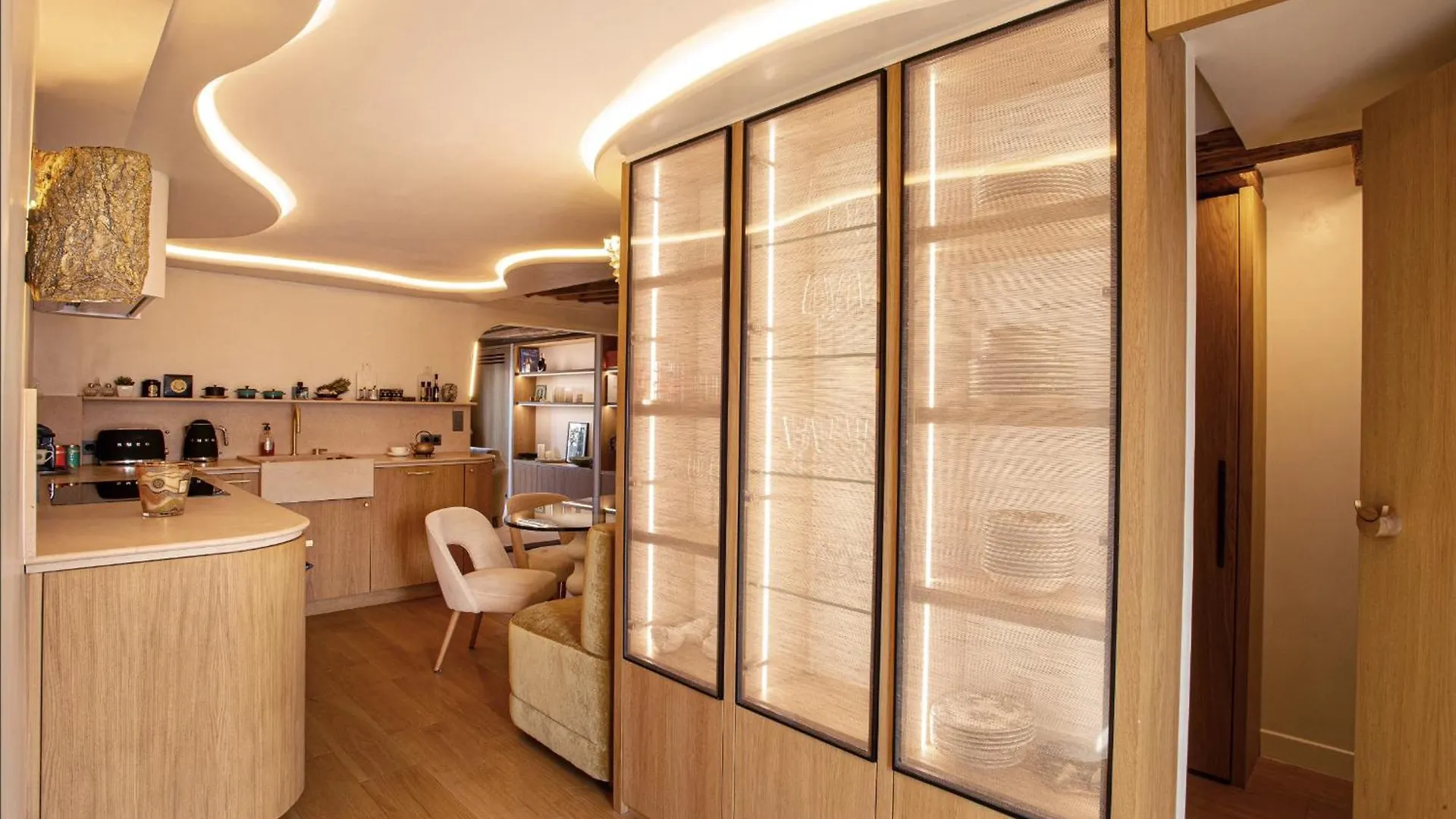 Luxueux Appartement, Avec Terrasse Vue Champs-elysees * Paris